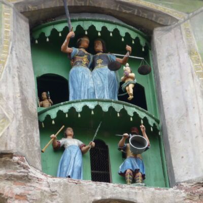 Venesis House - Cazare Sighisoara - Turnul cu Ceas - Papusiile si Ceasul