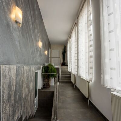 k-_DWF8799-HDR
